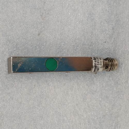 议价Baumer堡盟 IFFM 08P1520/O2S35L 电感式接近开关原装现货