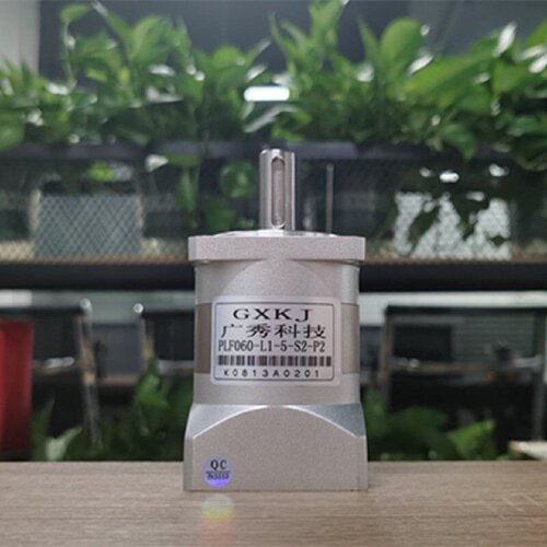 议价精密行星减速机57/86步进400/750W伺服电机PLF42/60/80齿轮减