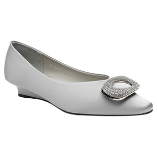 月芽儿方扣水钻低跟单鞋女2025秋季新款绸缎面尖头百搭粗跟女鞋子