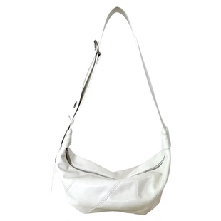 云舞白色牛角包女2026春季新款休闲松驰感大容量单肩包饺子斜挎包