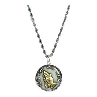 祈祷之手项链男潮复古圆牌吊坠配饰高级感锁骨链小众简约饰品男士