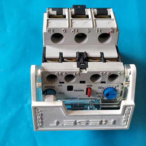 议价AB 592-A5HT过载继电器未使用，拍适用