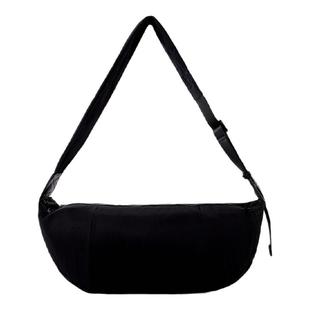 水云间女包 户外周末休闲运动风斜挎包饺子包12510577