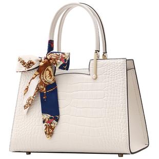 送妈妈包包2025新款真皮女包妈妈包中年婆婆手提大气通勤女士包包