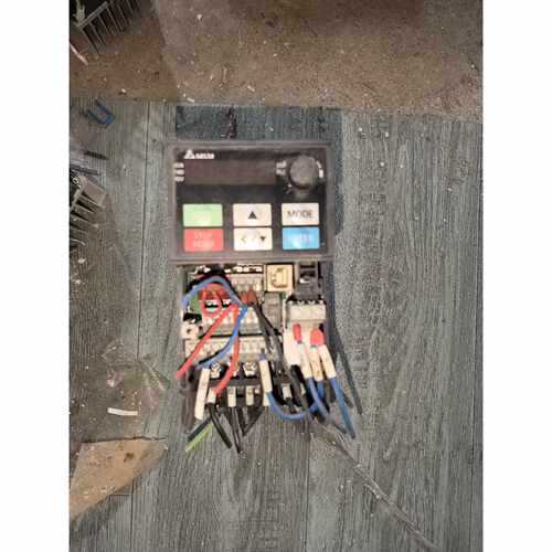 台达MS变频器0.75KW缺下盖功能正常实物拍摄