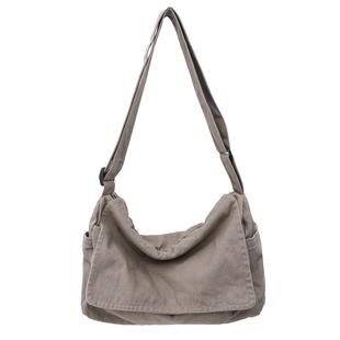 大容量纯色帆布单肩包简约斜挎包女复古日系百搭邮差包大学生背包