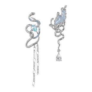 奶芙芙的～原创雾霾蓝蝴蝶蛇耳环不对称耳钉y2k辣妹小众耳饰