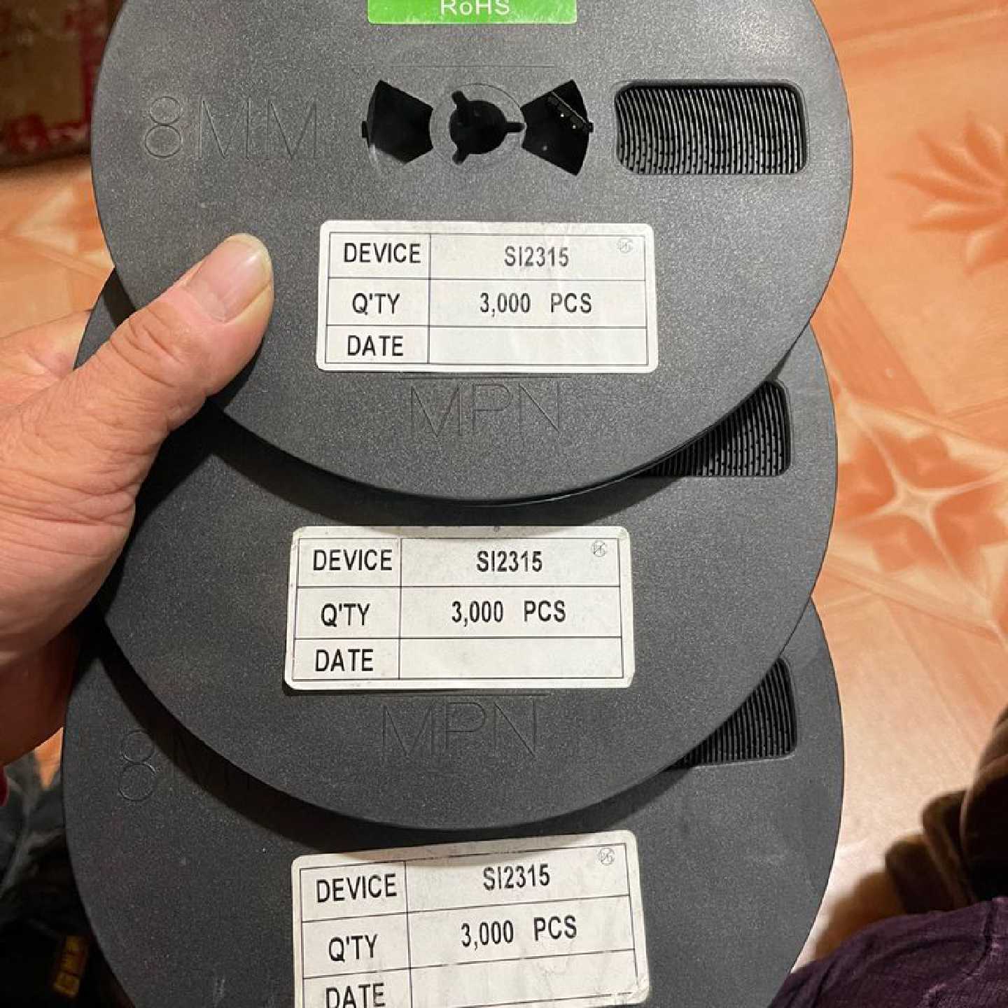议价SI2315  SOT-23 丝印65D 有3盘整盘 每盘3