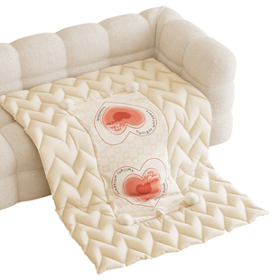 御尚居情人节爱心抱枕被两用沙发客厅车用空调被子二合一折叠毯子