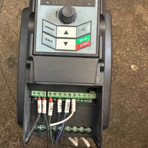溢价-三晶变频器2.2KW ATV13-4T2R2GH ，