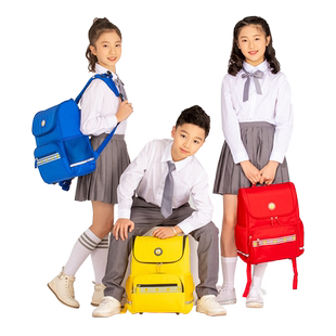 金鹰卡通麦咭超轻全开合书包一三六年级男女孩小学生书包红黄蓝色