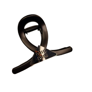 8CM中号抓夹磨砂鲨鱼夹后脑勺发卡气质字母发夹女金属标质感发抓