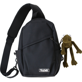 男士胸包斜挎包男潮牌大容量斜跨背包2025新款个性时尚男包单肩包