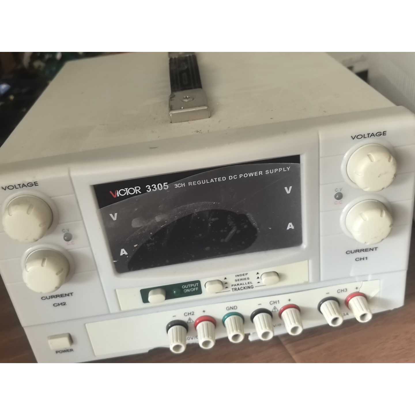 胜利3305稳压直流电源 0-30V 0-5A—议价