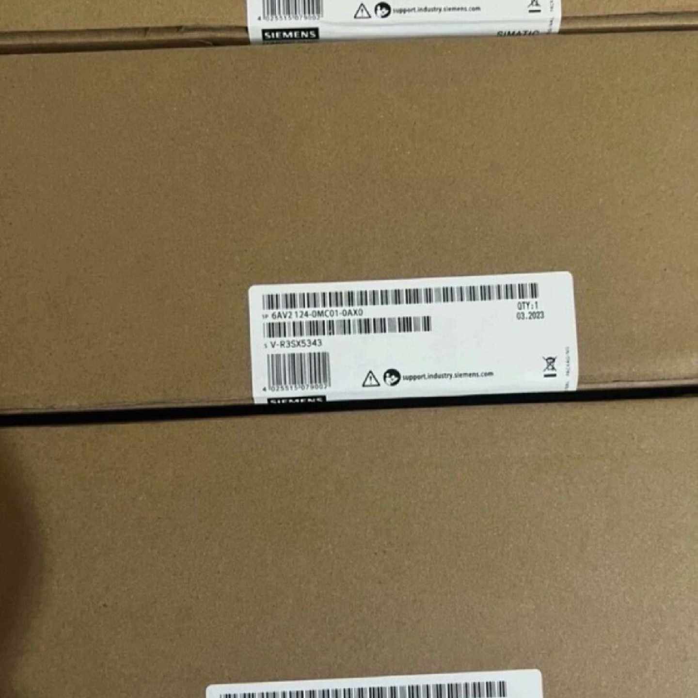 西门子6AV21240MC010AX0全新包装配件