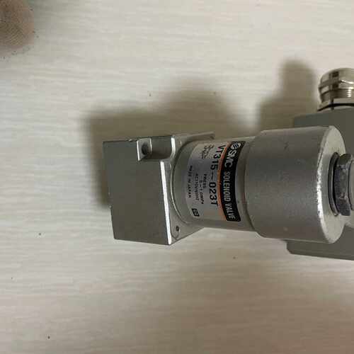 议价！SMC VT315-023T，电磁阀2个