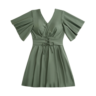 宽松保守加肥收腰大码泳衣裙式