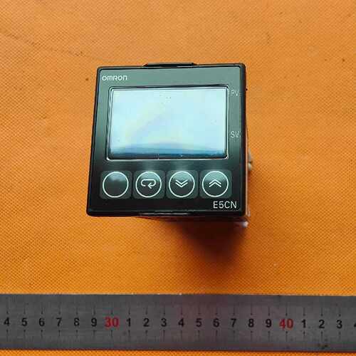 温控仪E5CN-Q2H03P-FLK，有2个;KM50询价