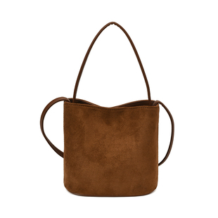 小众设计包包女2025新款秋冬超火皮绒水桶小包洋气百搭单肩斜挎包