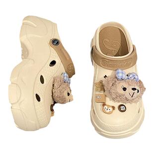 网红达菲熊配饰款夏季女洞洞鞋高跟时尚外穿diy韩版沙滩老爹鞋女