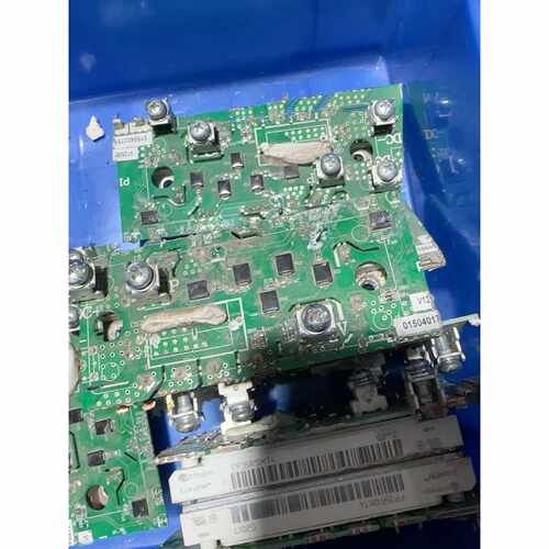 议价FP50R12KT4 FP35R12KT4 7MBR35VM维修