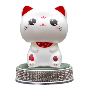 太阳能点头招财猫汽车摆件创意车载可爱公仔车内中控台高档装饰品