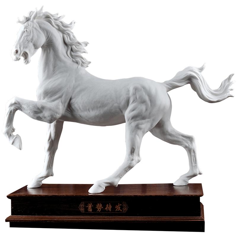 蔡国海大师作品《蓄势待发》
