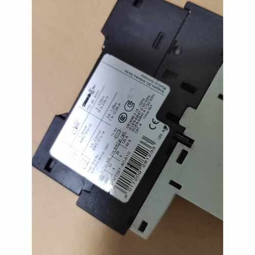 询价马达断路器3RV1021-4DA10，成色如图，