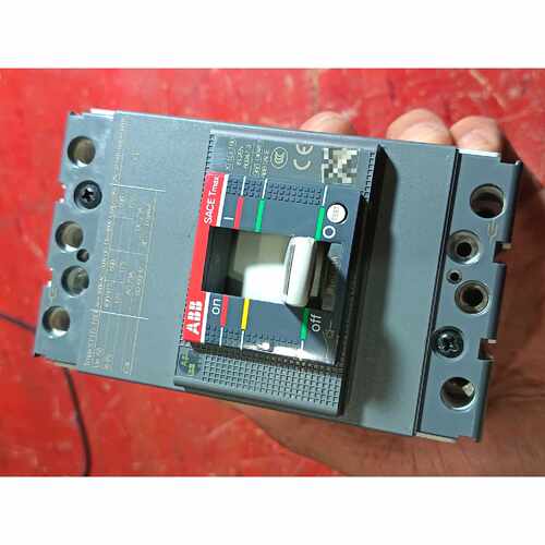 溢价-塑壳断路器XT1D160FF3P装机未使用过