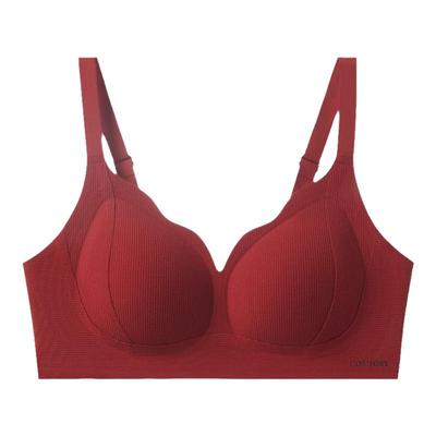 大胸显小打造傲人身材！无痕内衣