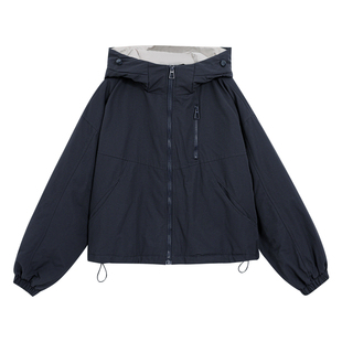 秋冬大码女装短款冲锋衣外套女2025新款小个子撞色帅气连帽风衣