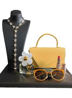 样板房衣帽间轻奢摆件套装衣柜陈列道具梳妆台口红手提包项链饰品