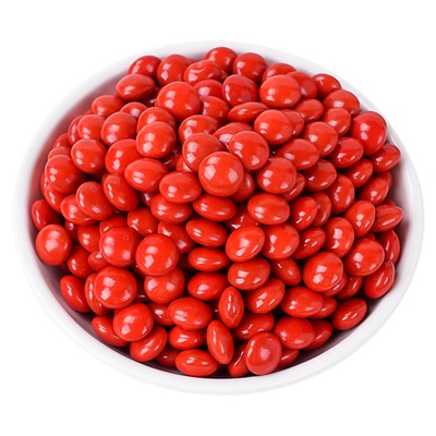 红色巧克力豆蛋糕装饰