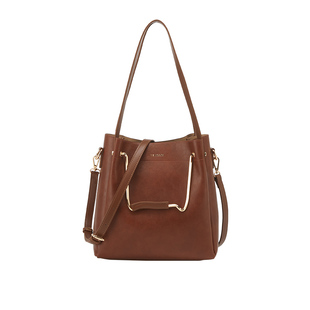 意尔康2026春夏水桶包女新款时尚大容量手提包通勤百搭斜挎包女