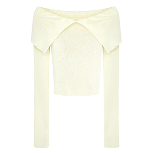 GEMQI 一字领露肩米白色针织衫女2025新款秋季毛衣修身漏锁骨上衣