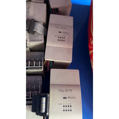 询价FX2N-8EYR，，成色如图，
