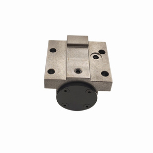 六鑫刀塔刀座内出水刀座数控车床配件中心出水刀坐斜轨刀座床刀架