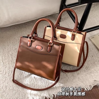 斜挎包女式2025新款冬季高级感包包小众轻奢百搭手提包通勤单肩包