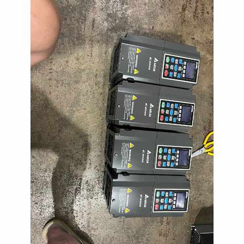 台达C2000变频器5.5KW实物拍摄成色漂亮完好