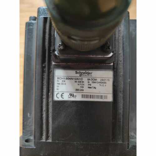 议价施耐德伺服电机BCH1304N12A1C2KW成色如图维修