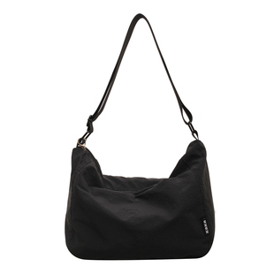 纯色休闲大容量斜挎包男女百搭洋气个性大学生上课包单肩包托特包