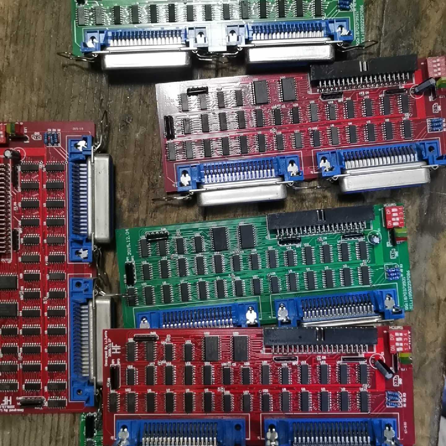 PCB板子，可能控制LED用的，照片就是实物成色如图，会用的图片