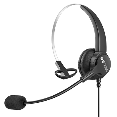 白恩呼叫中心话务员头戴耳麦