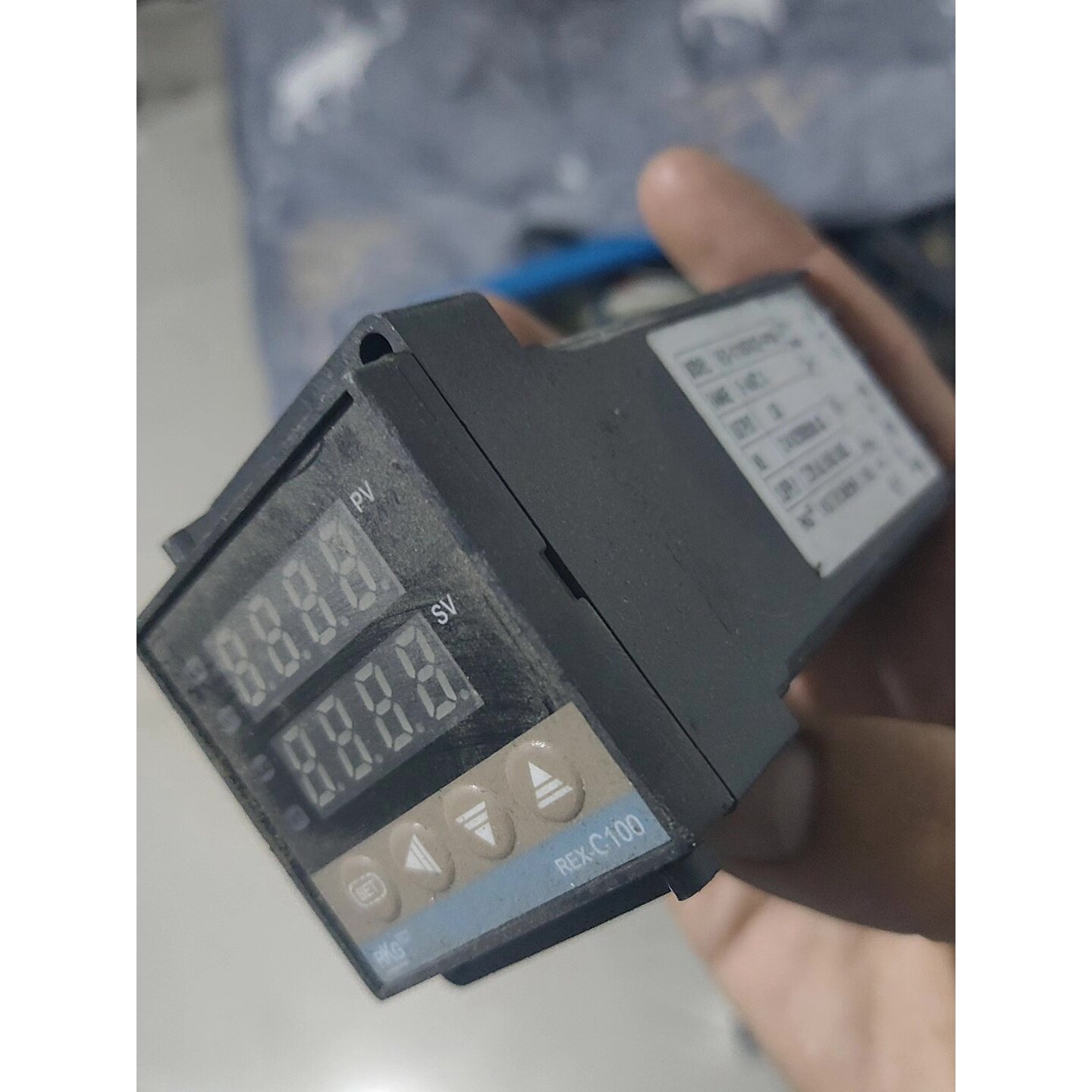 (议价)温控C100REXC100FK02V*DA实物拍