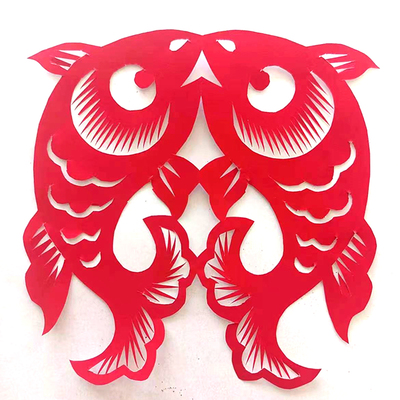 轴对称剪纸双鱼脸谱青花瓷作品