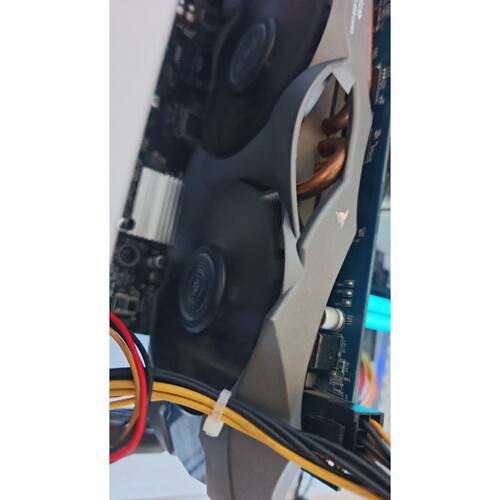 可维修议价  机箱外表烂了配置如图500W电源影驰GTX660黑将2GDDR5