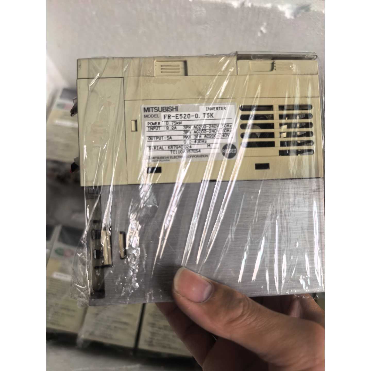 议价三菱变频器220V-0.4KW 0.75KW