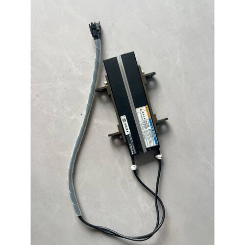 溢价-基恩士CA-DBW5条形光源，品，成色如图，。实