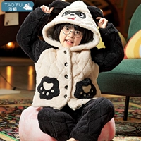 203007 Черно -белая кошачья девушка