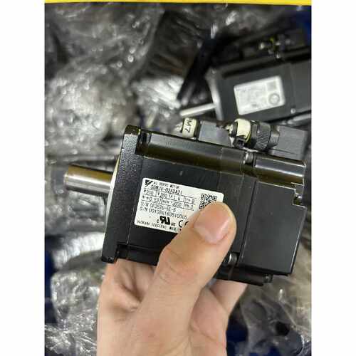 询价安川伺服电机SGMJV-02ADA21，200W，正常